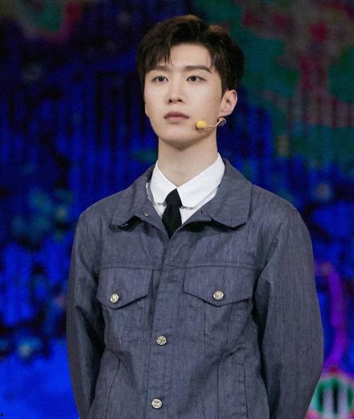 娱乐圈吃瓜范丞丞恋情,娱乐圈新恋情引发热议