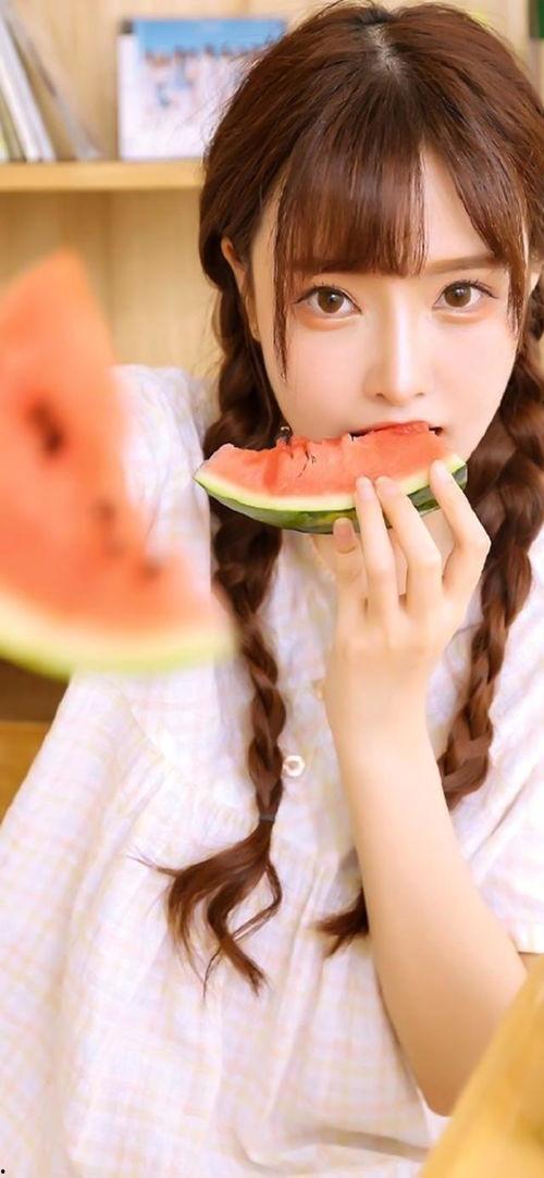 娱乐吃瓜酱图片高清壁纸